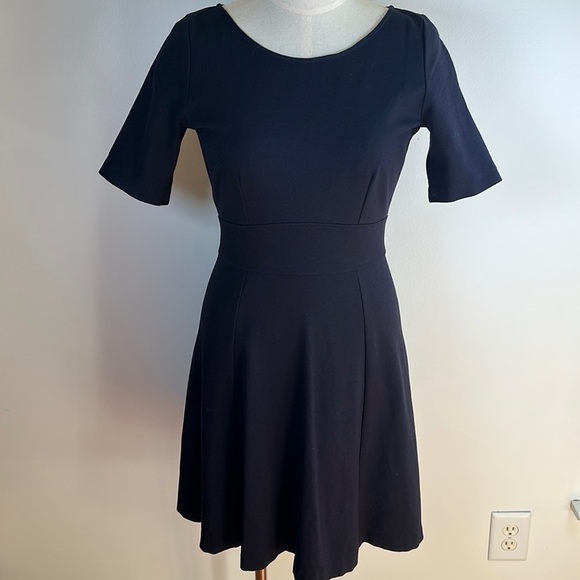 J. Crew Factory Black Ponte Short Sleeve Fit and Flare Dress Size 4 - Picture 1 of 10